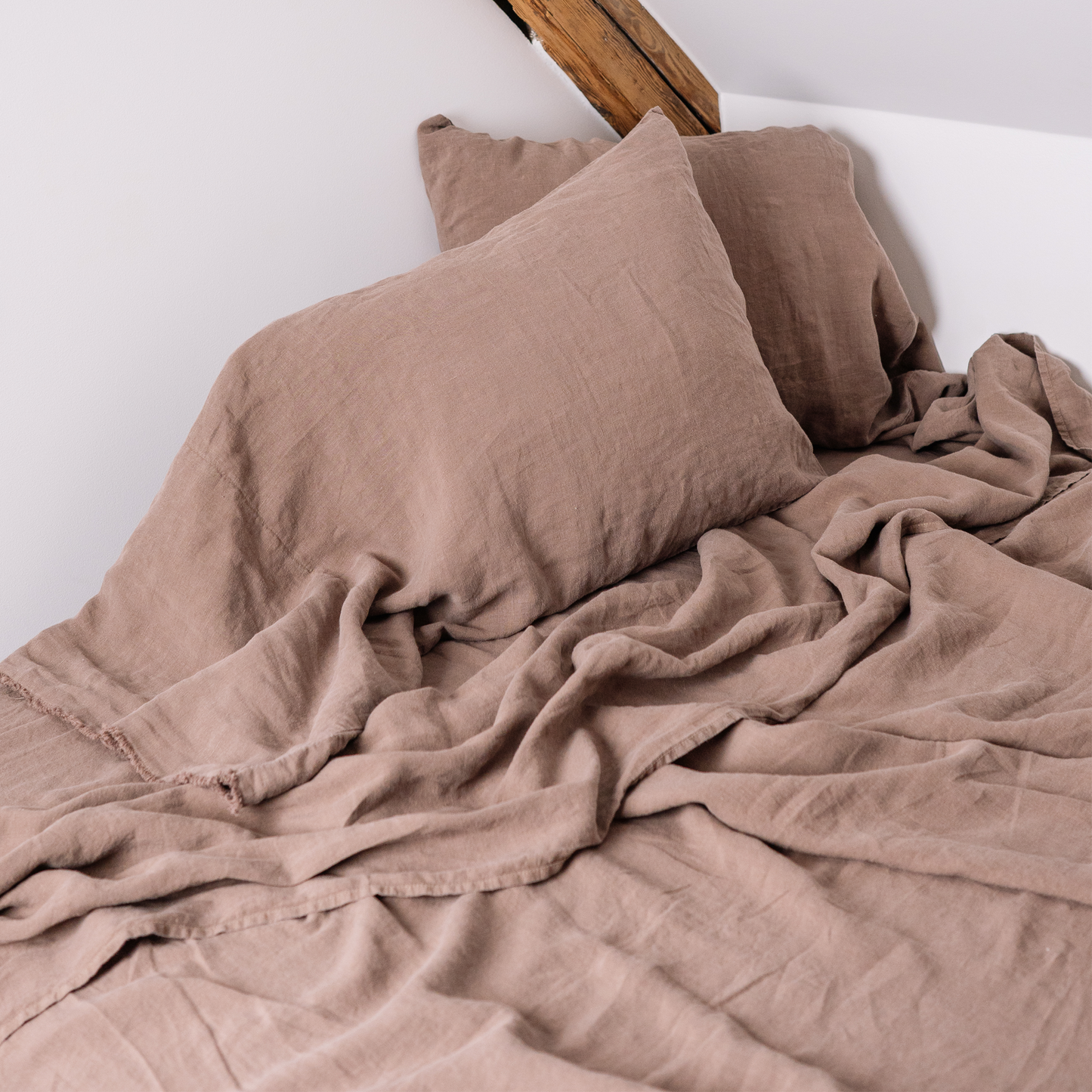 Cappuccino color flat sheet with cappuccino color long pillowcases